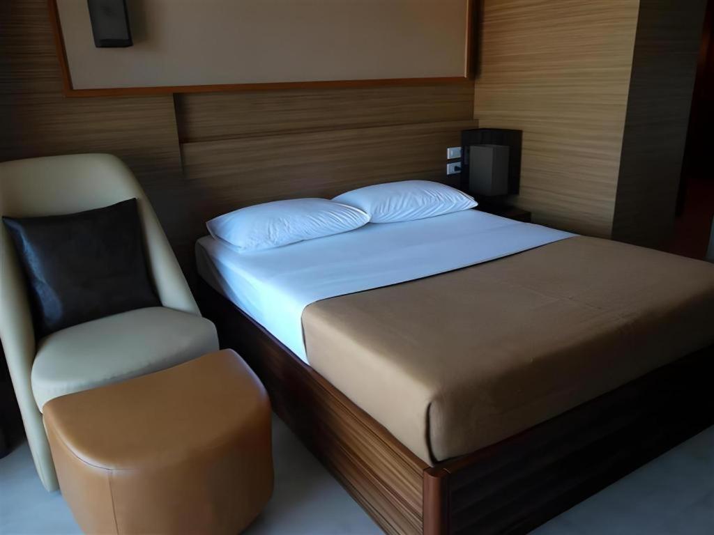 Honey Lodge Pattaya Exterior foto