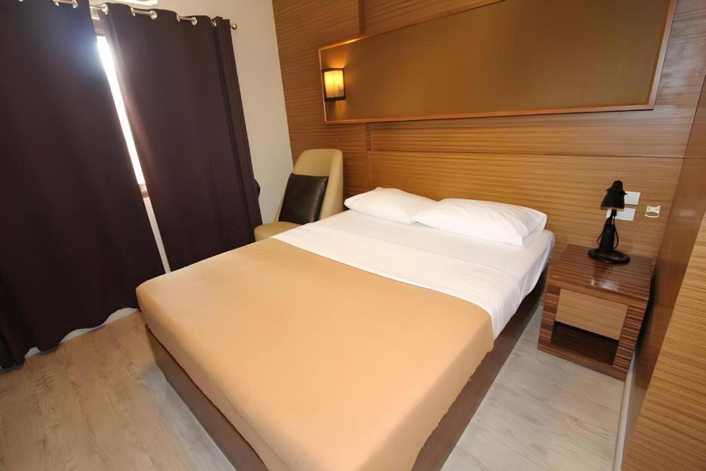 Honey Lodge Pattaya Exterior foto