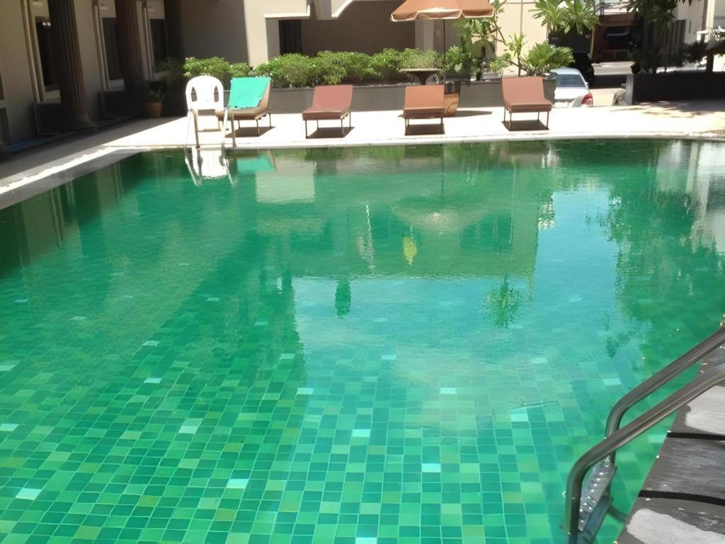 Honey Lodge Pattaya Exterior foto