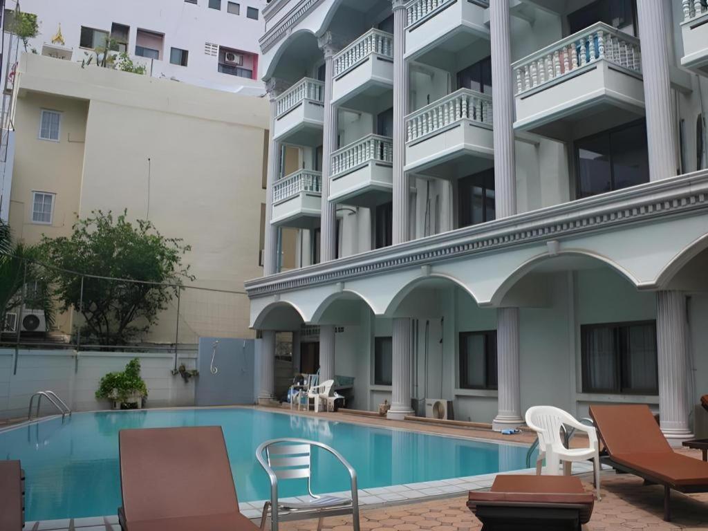 Honey Lodge Pattaya Exterior foto