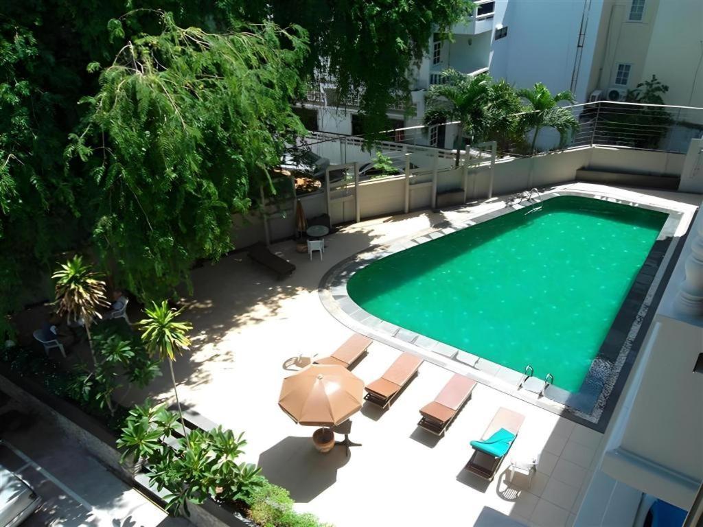 Honey Lodge Pattaya Exterior foto