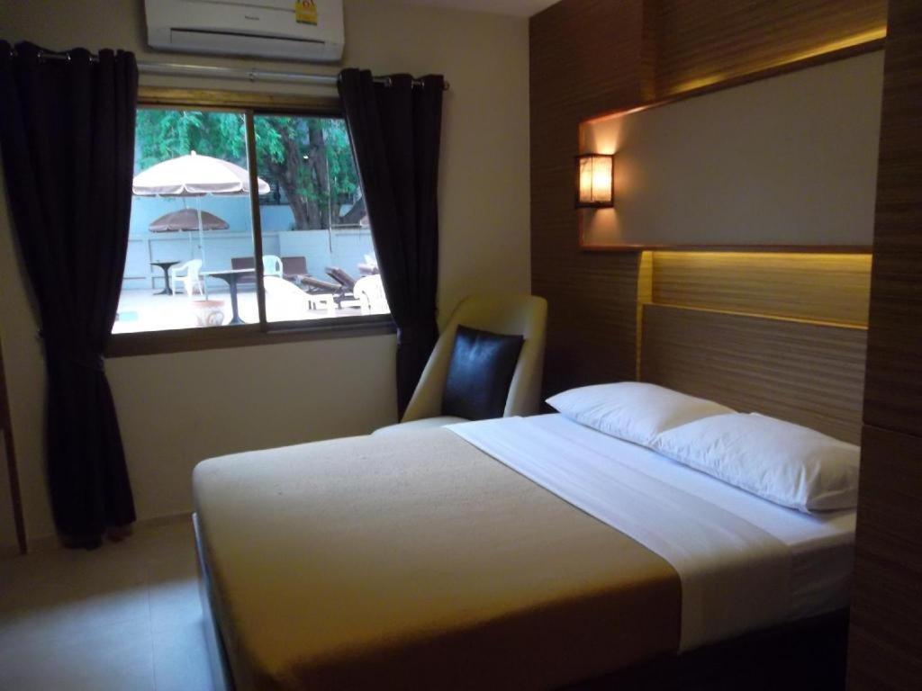 Honey Lodge Pattaya Exterior foto